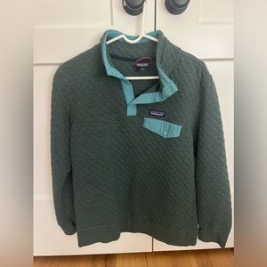 Patagonia size medium teal green pullover